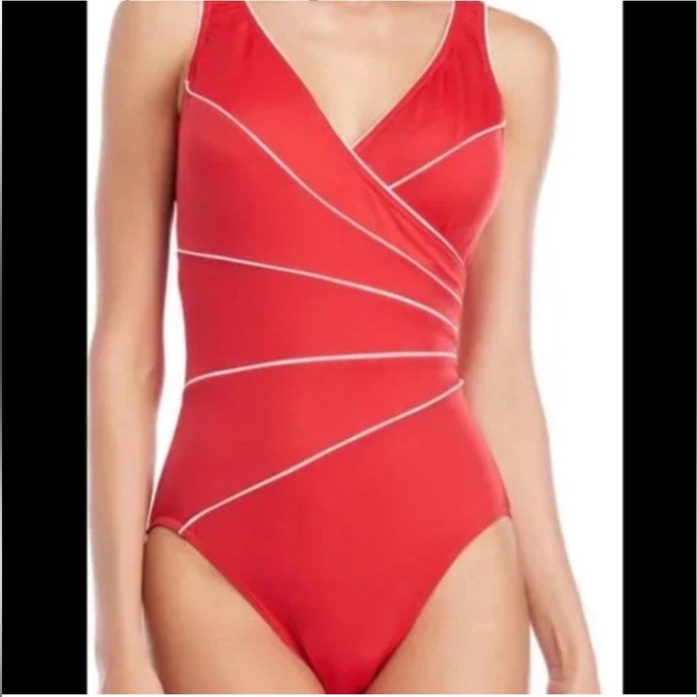 Miraclesuit Size 16 Red w White Piping Detail Padded Shelf Bra Slimming Style